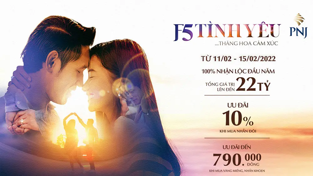The F5 Tình Yêu key visual: a couple forehead to forehead in warm backlight, beside the PNJ logo and the campaign's dates and offers